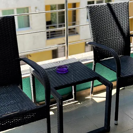 Crazy Apartament 13 Summerland